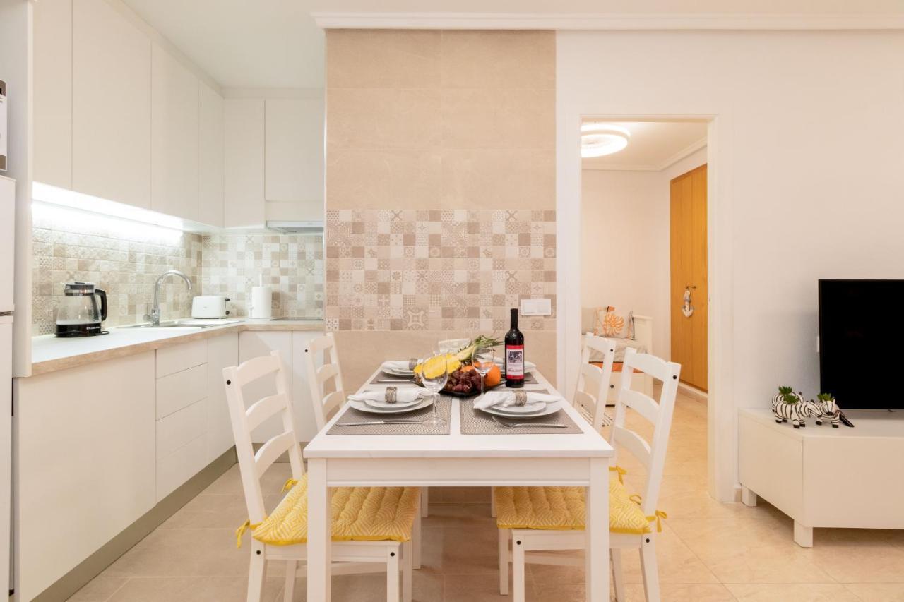 Apartamento Asta Apartment Торевиеха Екстериор снимка