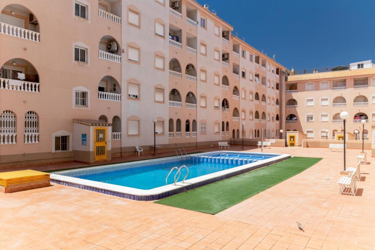 Apartamento Asta Apartment Торевиеха Екстериор снимка