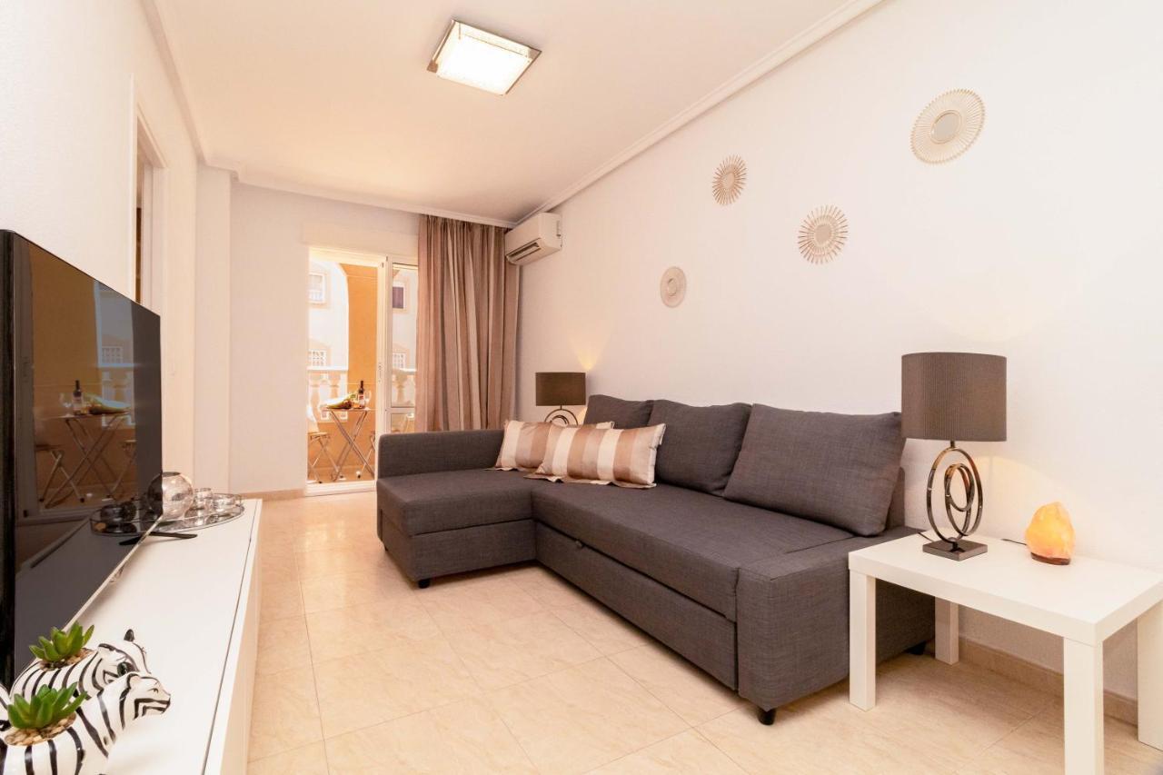 Apartamento Asta Apartment Торевиеха Екстериор снимка
