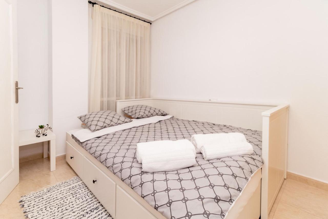 Apartamento Asta Apartment Торевиеха Екстериор снимка